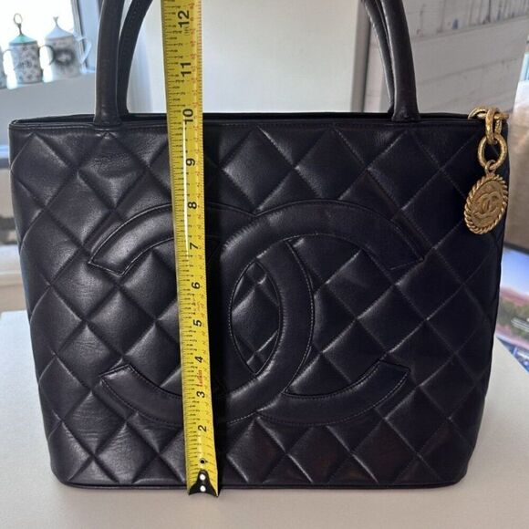 RARE Chanel Eggplant Luxe Lambskin Quilted Medallion Shopper Tote Bag - Picture 3 of 13